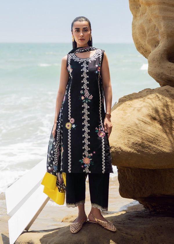 SIRAA BY SADAF FAWAD KHAN    Luna